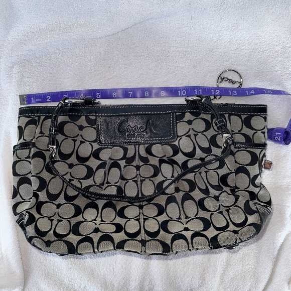 Signature coach purse - Picture 2 of 14